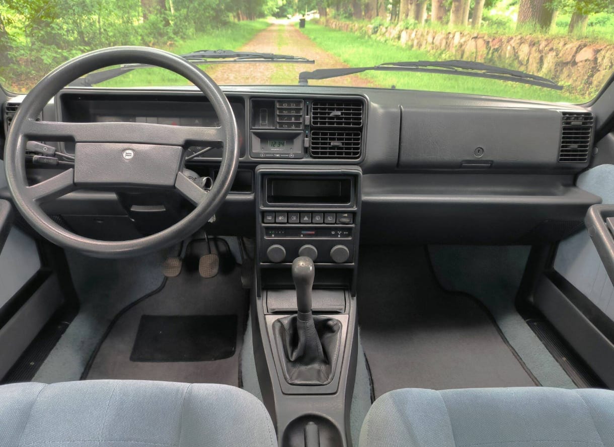 Lancia Delta 1.3 – Cockpit Innenraum